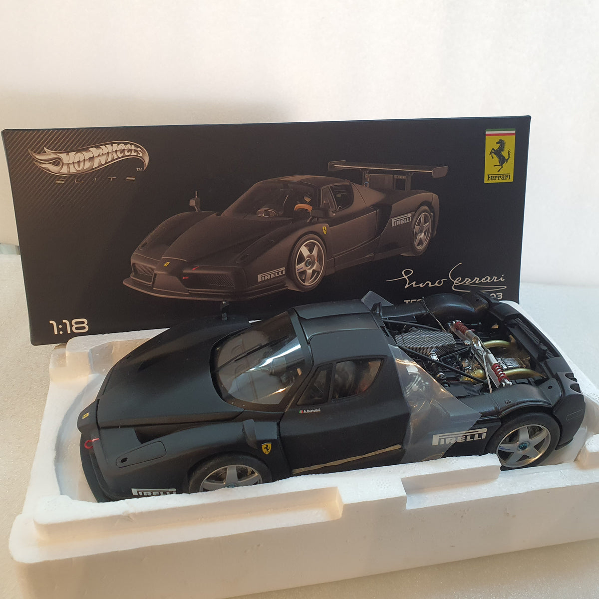 1:18 Hotwheels Elite Ferrari Enzo Test Monza 2003 MattBlack