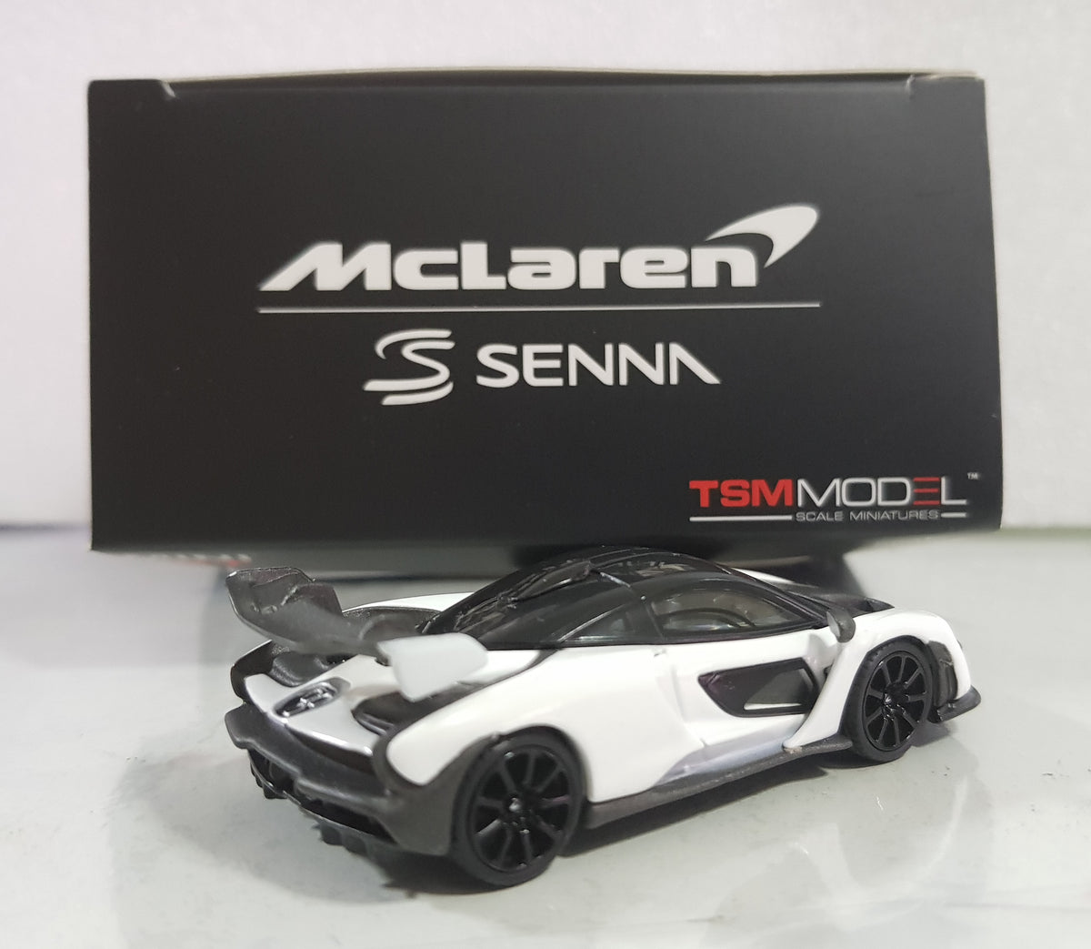 MINI GT McLaren Senna ホワイト 香港限定 1/64スケール MINI GT「マクラーレン・セナ」（ホワイト)香港