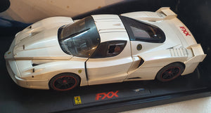 1:18 Hotwheels Elite Ferrari FXX Pearl White - After Market