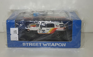 1:64 StreetWeapon Toyota FJ Cruiser With Accessories