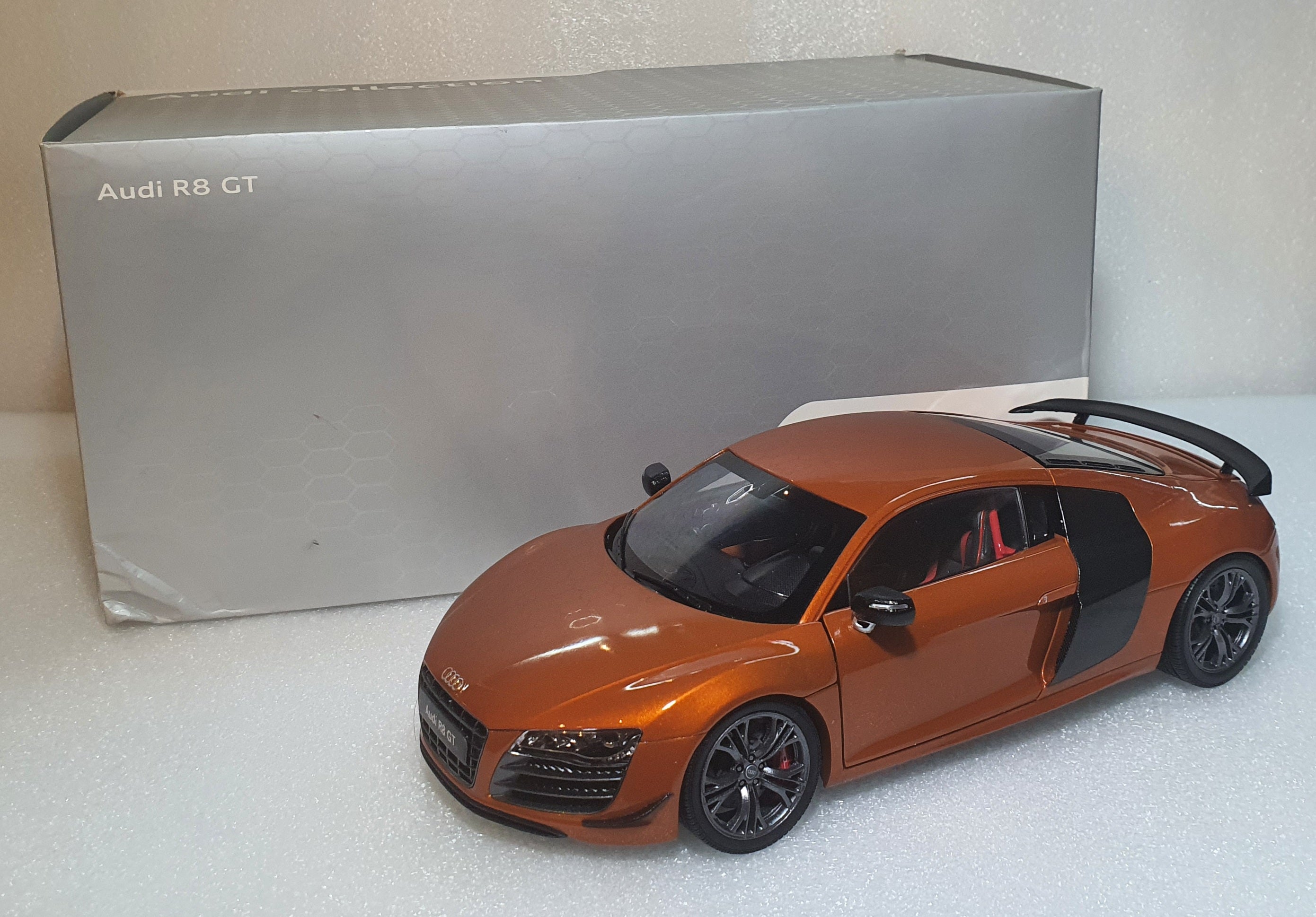 AUDI - アウディコレクション アウディ R8 GT サモアオレンジ 1/43 アウディコレクション アウディ R8 GT サモアオレンジ 1/43