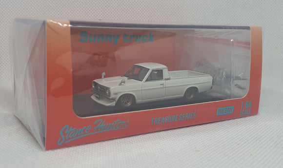 1:64 StanceHunters Nissan Sunny Truck White w Accessories