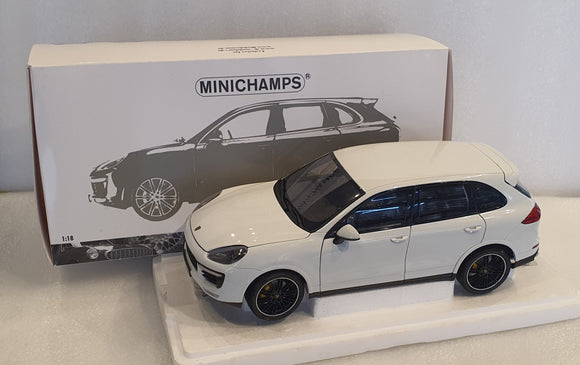 1:18 Minichamps Porsche Cayenne Turbo S