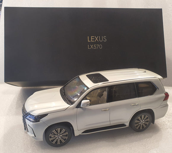 1:18 Kyosho Lexus LX570 Sonic Quarts - Slight factory defect