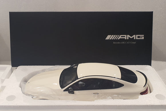1:18 GT Spirit AMG Dealer Mercedes Benz C63s Coupe