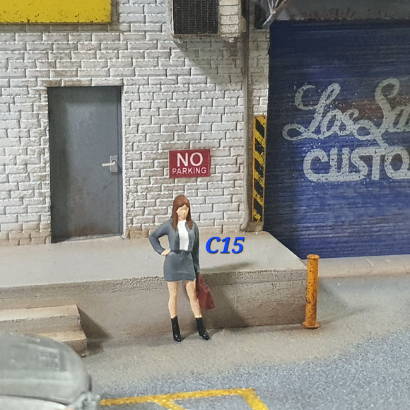 1:64 Figurine Office Lady in Grey - C15