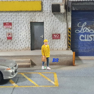 1:64 Figurine Delivery Guy - Yellow Uniform - B8