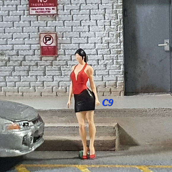 1:64 Figurine Mistress in Red - C9