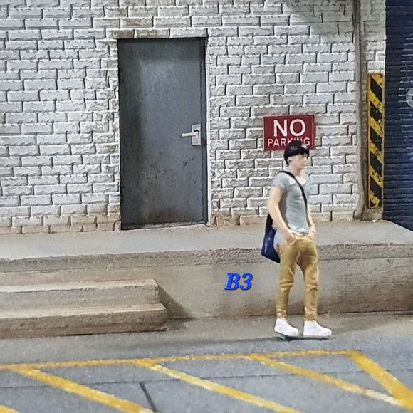 1:64 Figurine Sling Bag Guy - Grey w Beige Pants - B3