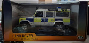 1:18 Universal Hobbies Land Rover Defender 110 Station Wagon UK Police