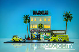 1:64 Magic City Diorama - Moon Eyes
