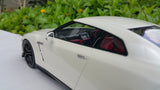 1:18 Tarmac Works Nissan GTR 2017 - Brilliant White