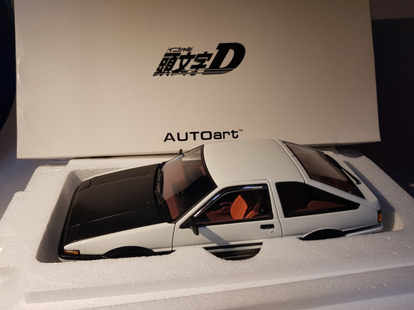 1:18 Autoart Toyota Sprinter Trueno AE86 - Initial D 