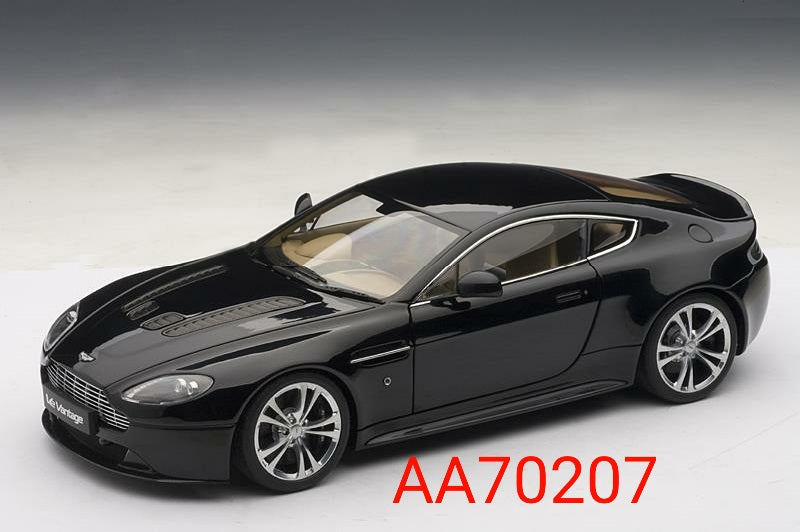 人気の新作 Aston Autoart 1:18 Martin toyznetwork – Black 2010 Vantage V12 ミニカー