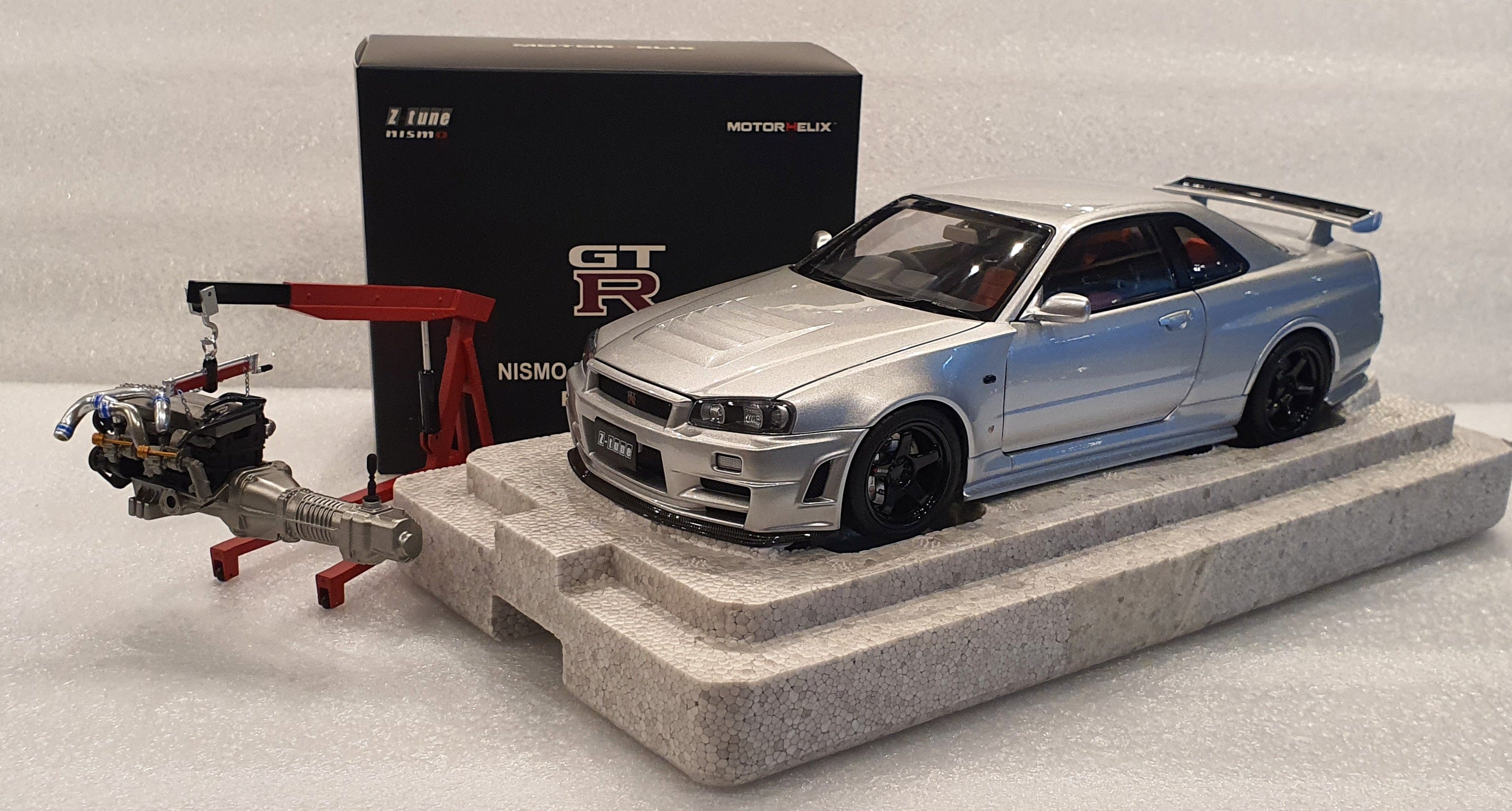 1:18 Motorhelix Nissan GTR R34 Nismo Z Tune - Silver 1:18 Motorhelix Nissan GTR R34 Nismo Z Tune - Silver