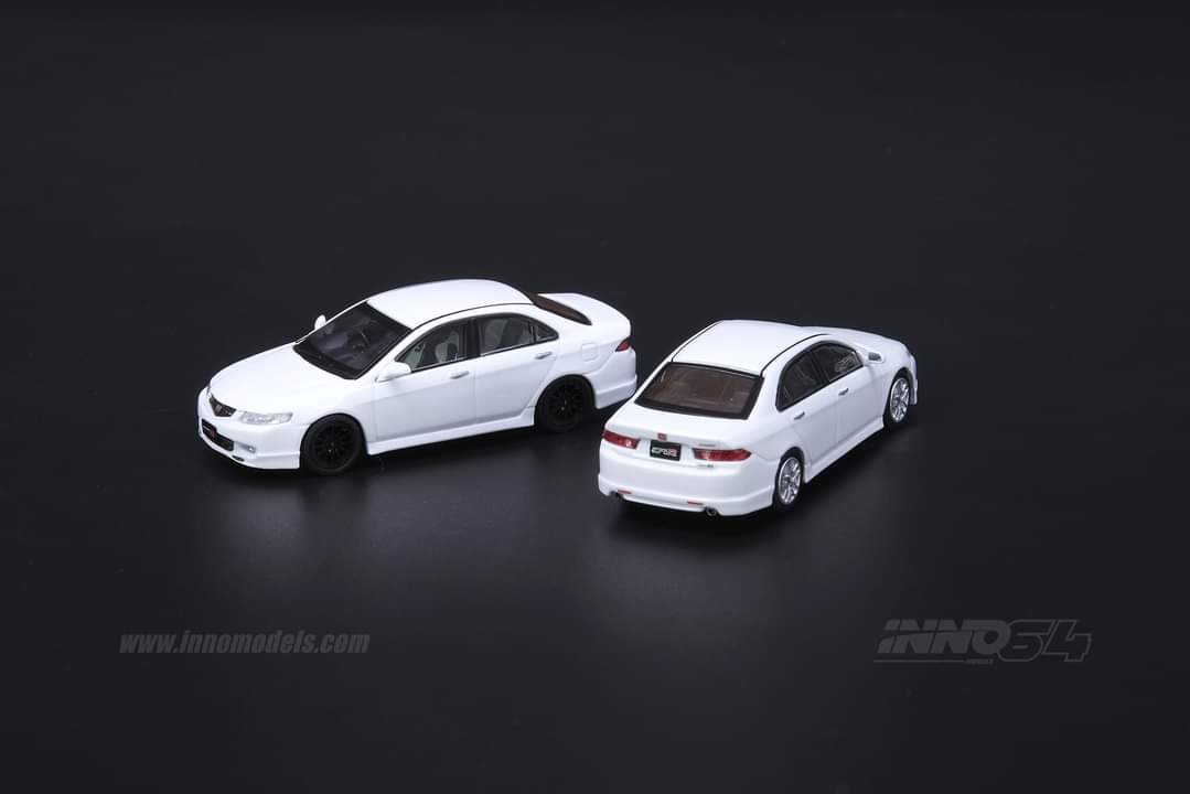 1:64 Inno64 Honda Accord Euro R CL7- Premium Pearl White w
