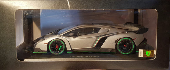 1:18 Ousia Lamborghini Veneno (Grey / Green Line)