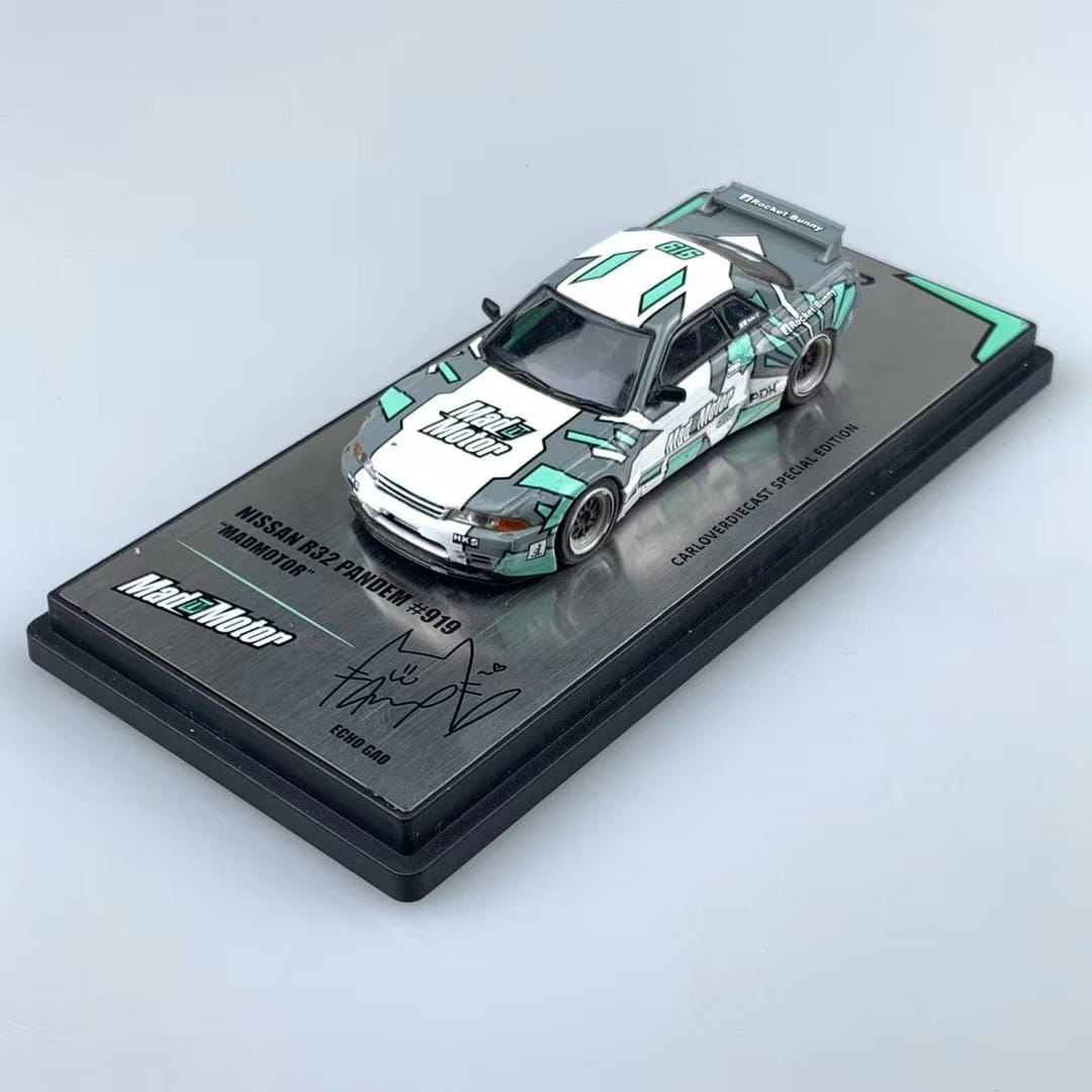 1:64 Inno64 Nissan R32 Pandem 
